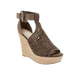 Marc Fisher Hasina suede platform espadrille wedges in Taupe size 8.5M